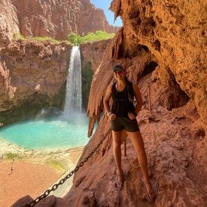 Meet your Posher, Nicole